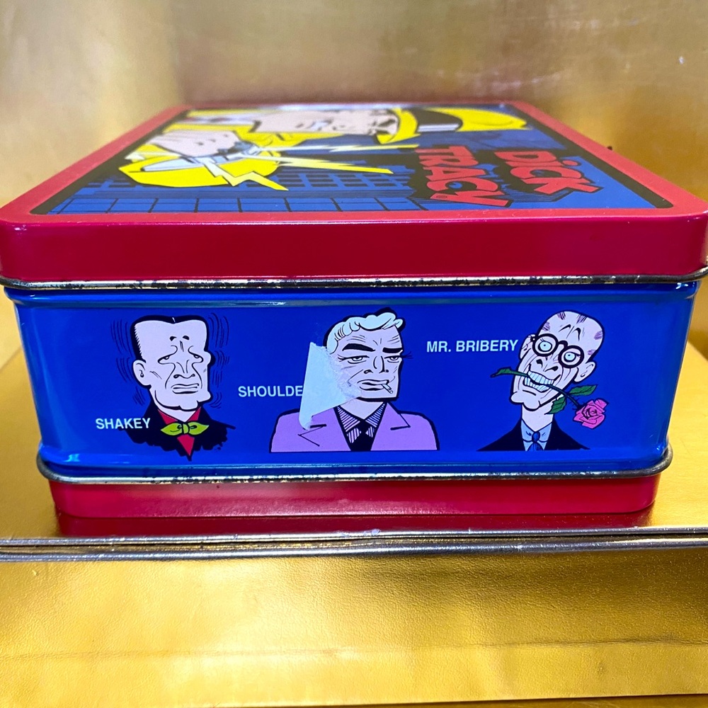 DICK TRACY VINTAGE COLLECTIBLE 1998 METAL TOTE LUNCHBOX & 199O APPLAUSE FIGURE - Picture 3 of 15